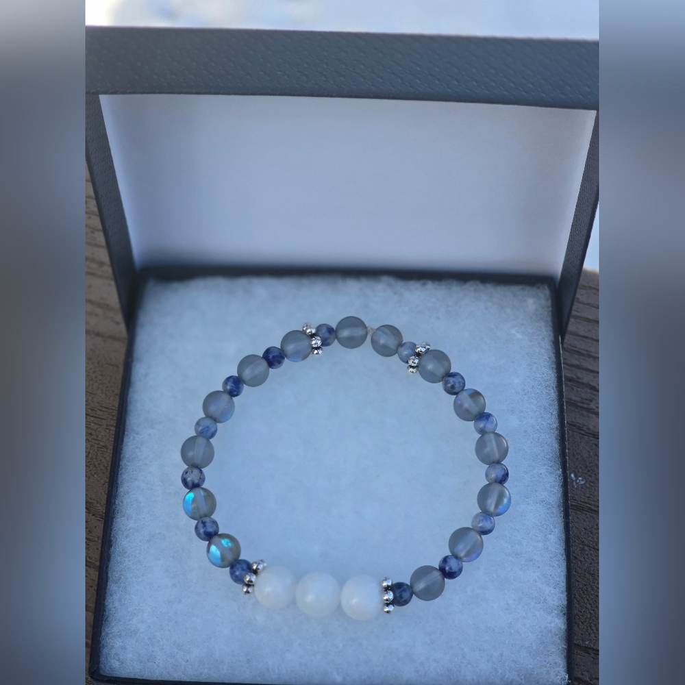 White Moonstone, Blue Spot Jaspar, Blue Glass Beads And Silver Accent Bracelet - Picture 2 of 2